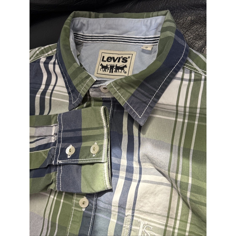 Levi's short sleeve blue/green plaid button up shirt / Small - Picture 1 of 6